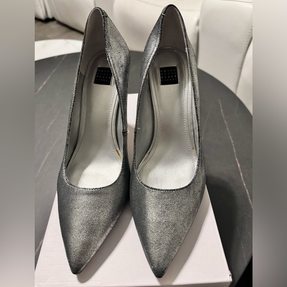 WHITE HOUSE BLACK MARKET heels pumps